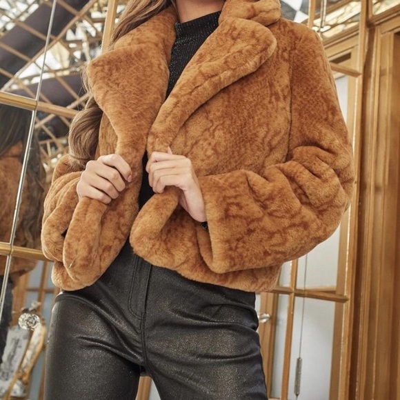 One Button Fuzzy Coat 🧥 - Picture 6 of 7